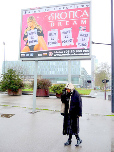 Axelle Parker sous la pluie