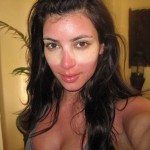 kim kardashian et sa superpe marque de bronzage ..